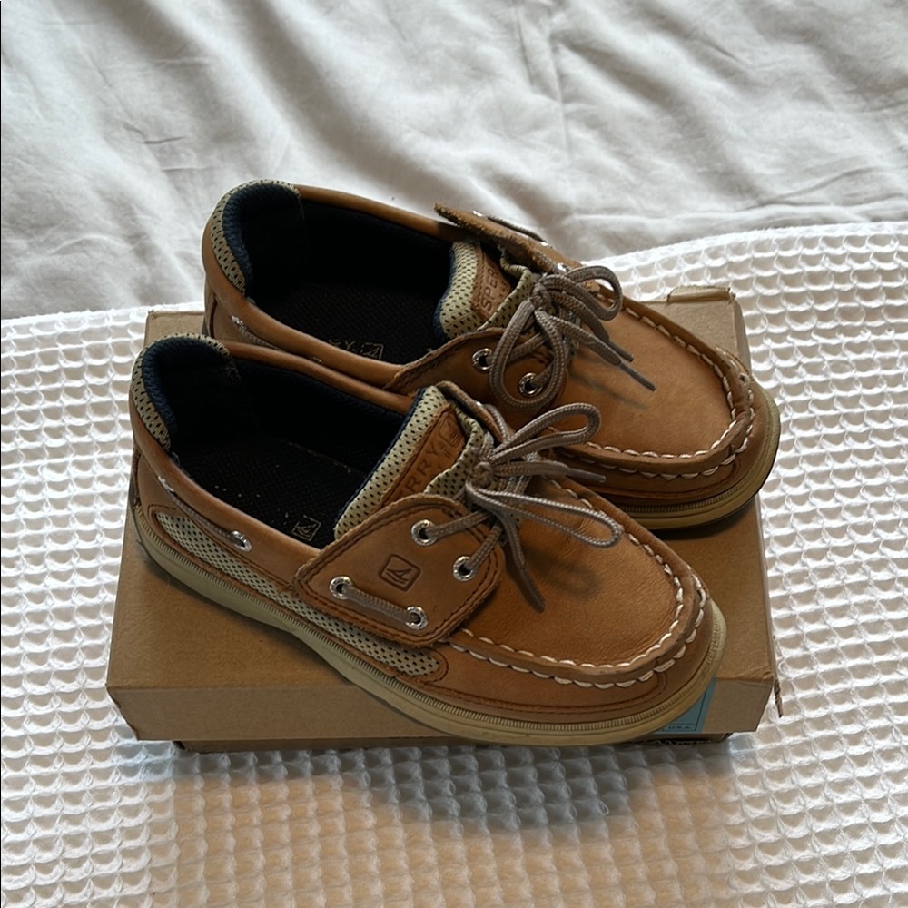 Sperry Lanyard tan boat shoes